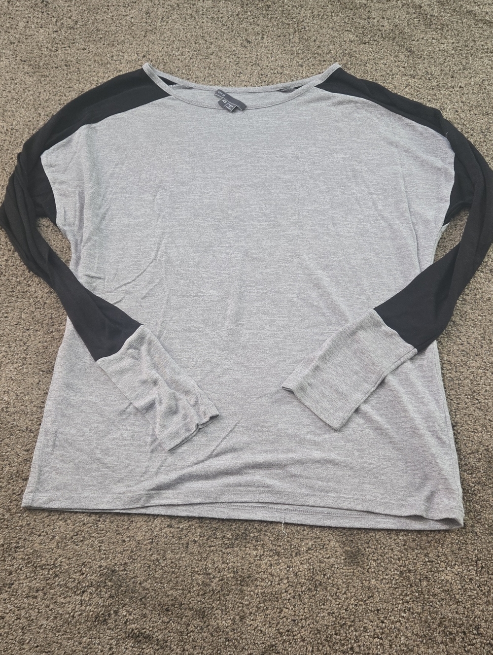 Vince Colorblock Long‑Sleeve Top – XS